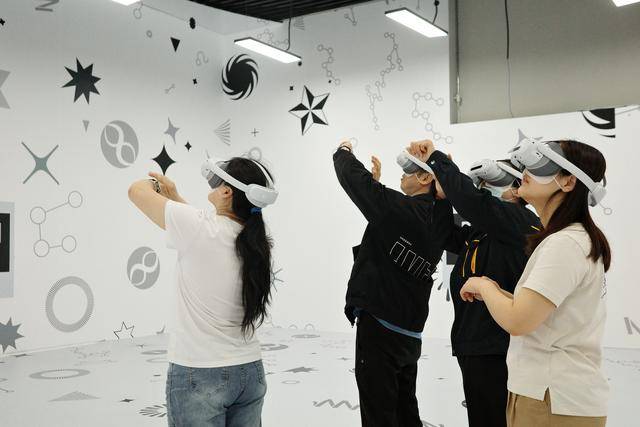 “絲綢幻旅”VR大空間沉浸體驗登陸鄭州博物館:絲綢