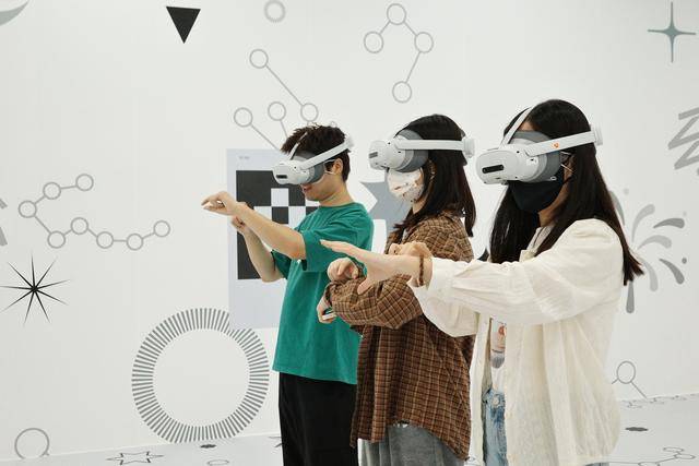 “絲綢幻旅”VR大空間沉浸體驗登陸鄭州博物館:絲綢