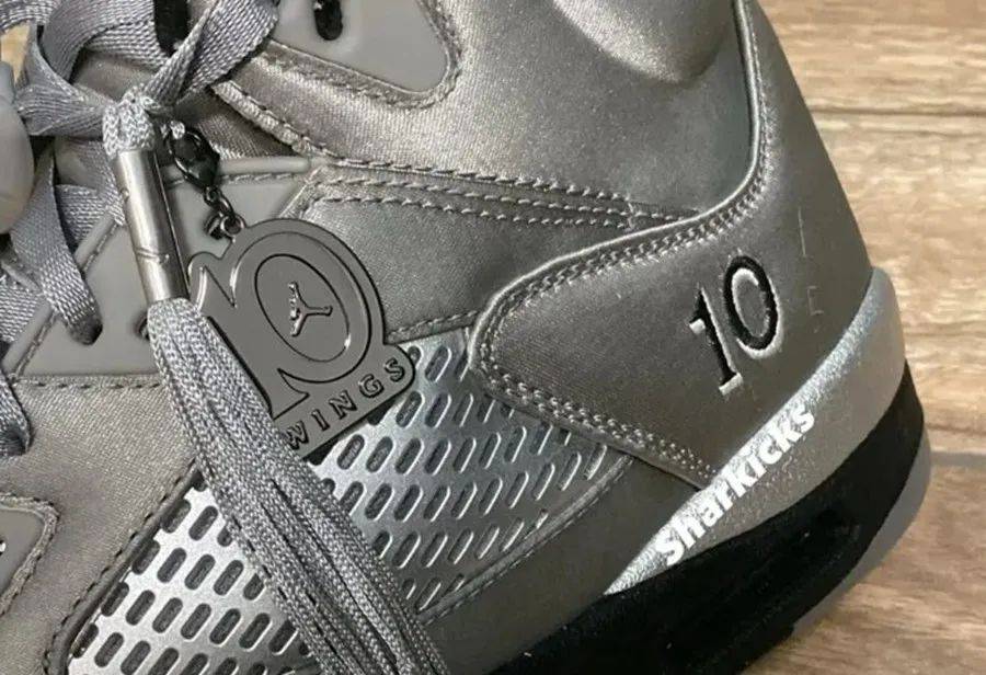 絲綢鞋面<strong></p>
<p>絲綢</strong>！AJ5 “Wings” 最新實物來了！:絲綢